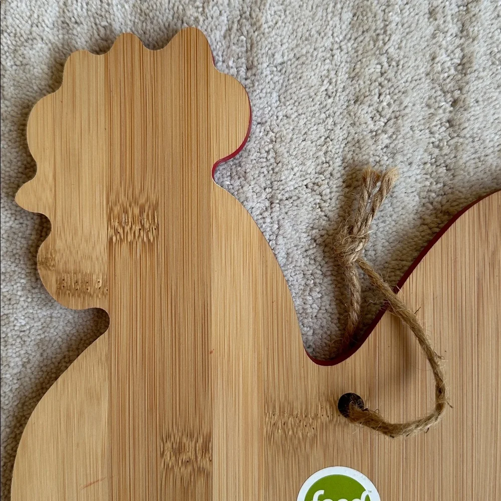 NWT Food Network Bamboo Cutting Board Rooster Shape Farmhouse Natural Red Edge